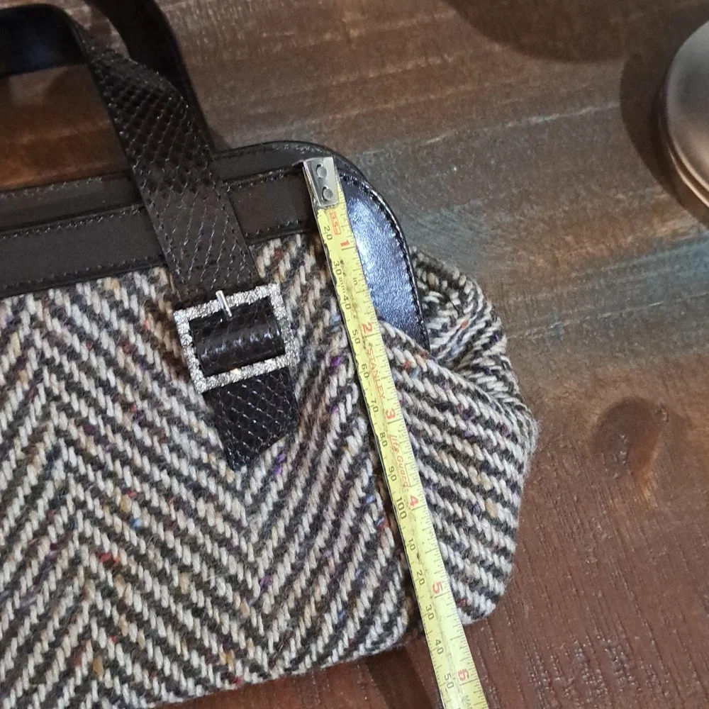 Elegant Kate Spade Tweed Handbag with Brown Leather Accents - Picture 9 of 10